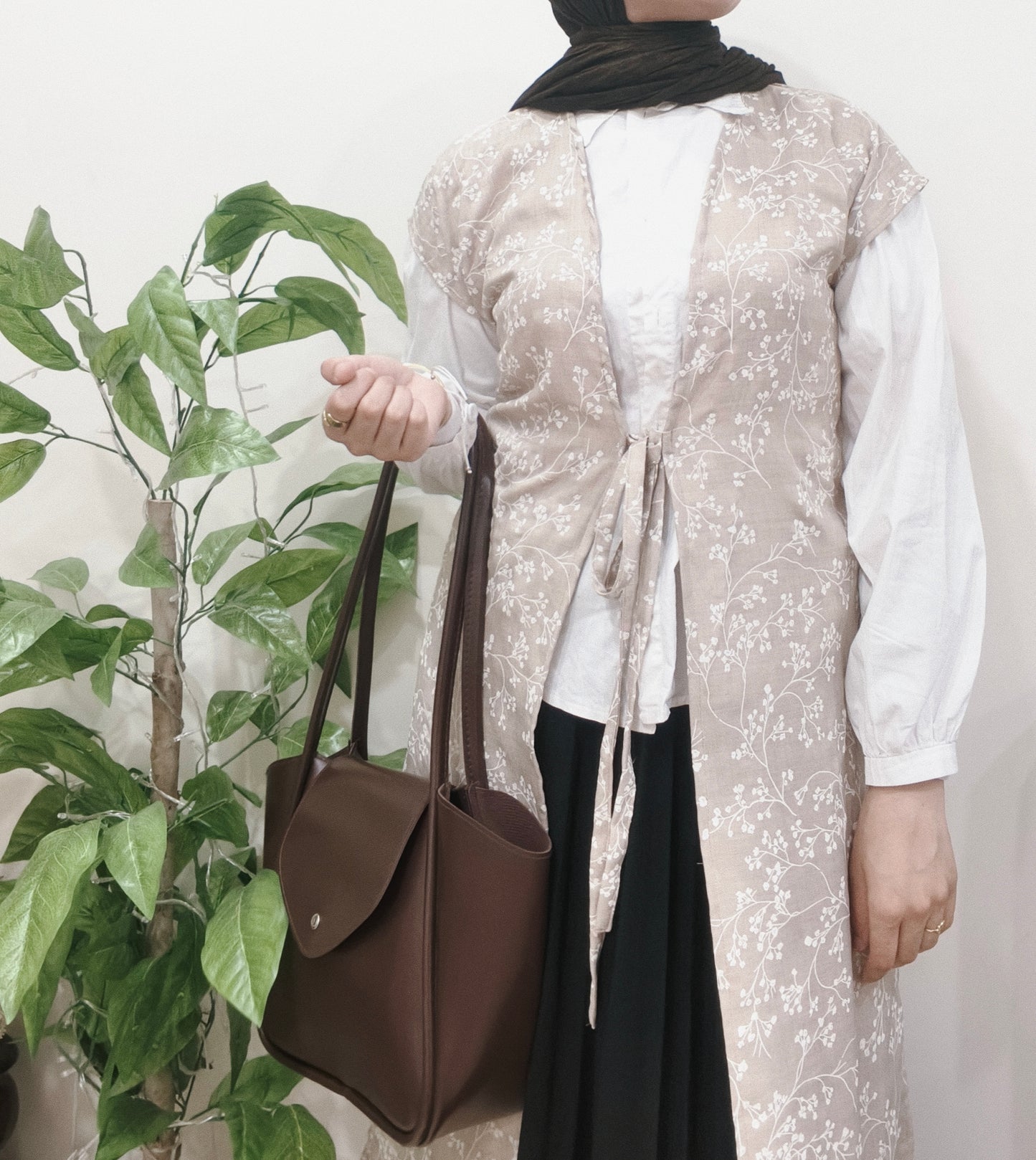 Quarter sleeve floral cardigan