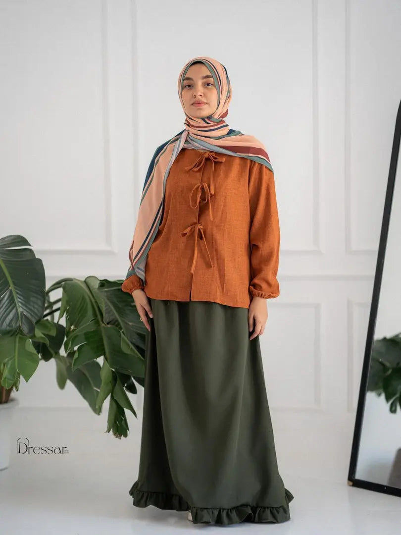 Three-strand blouse